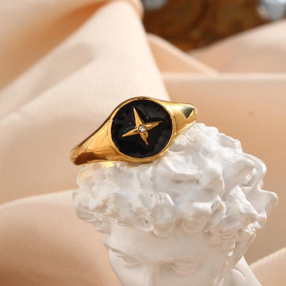 Y2K Star with Gemstone Statement Ring Gold