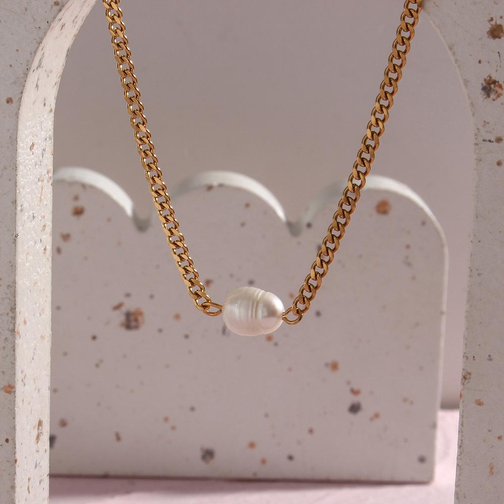 Minimalist Dainty Pearl Necklace Gold